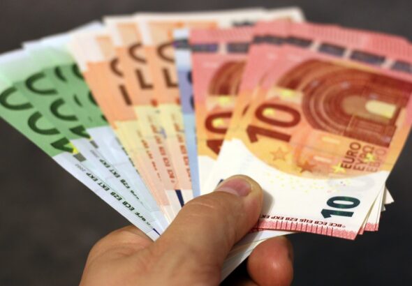 Geld bezahlen