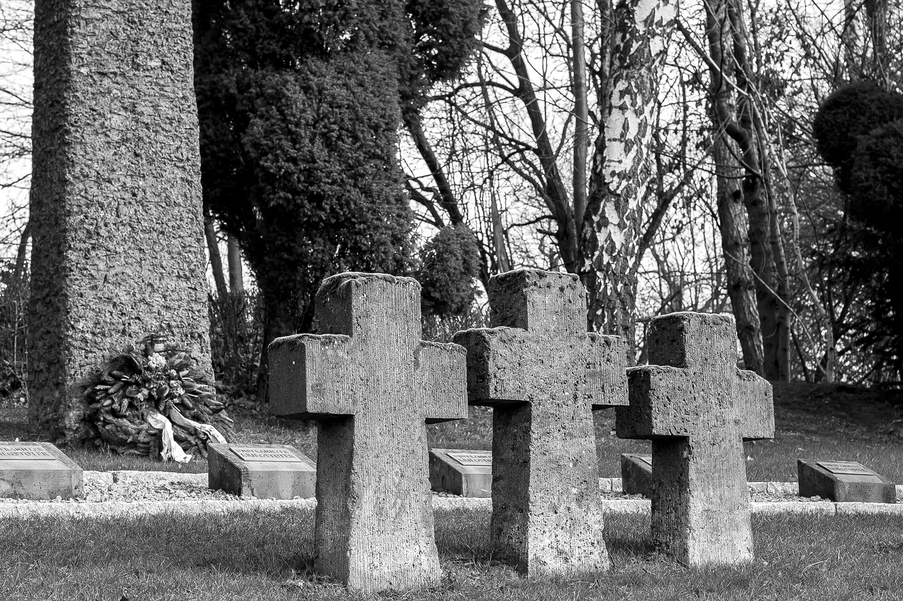 war-graves-4603818_1280